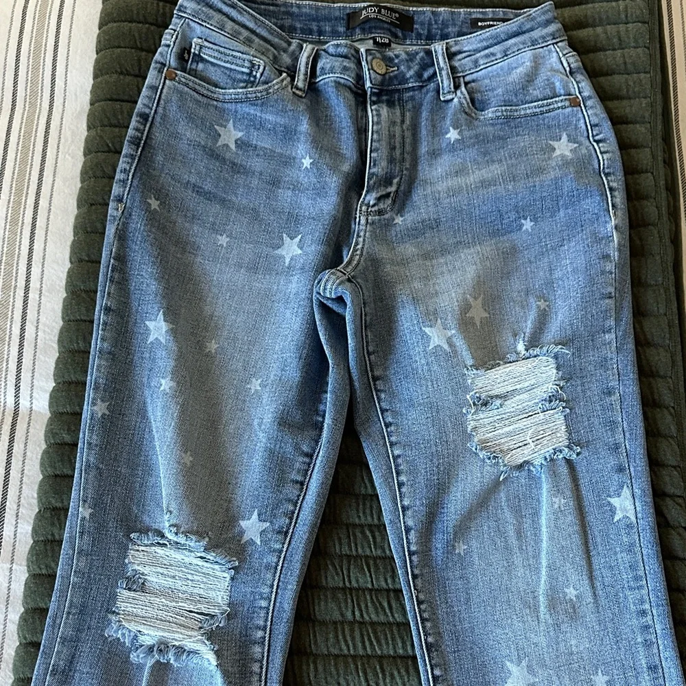 Judy Blue Light Blue Star Boyfriend Jeans - Picture 8 of 10